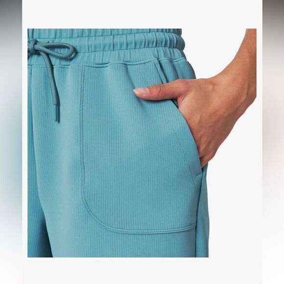 Mondetta Womens Midweight Ribbed Scuba Short - Picture 3 of 4